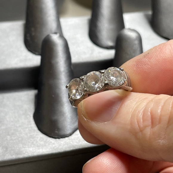 2.53 Carat Tw quartz or better sterling silver triple stone size 7 ring. - Picture 16 of 16